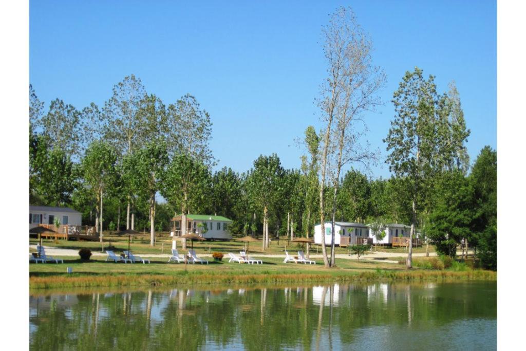 Camping Aubigny-Les Clouzeaux Aubigny  외부 사진